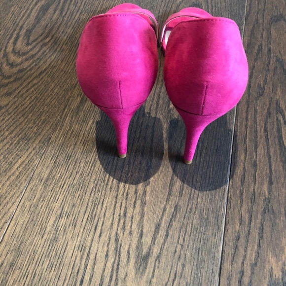 Pink Pumps - Picture 3 of 5